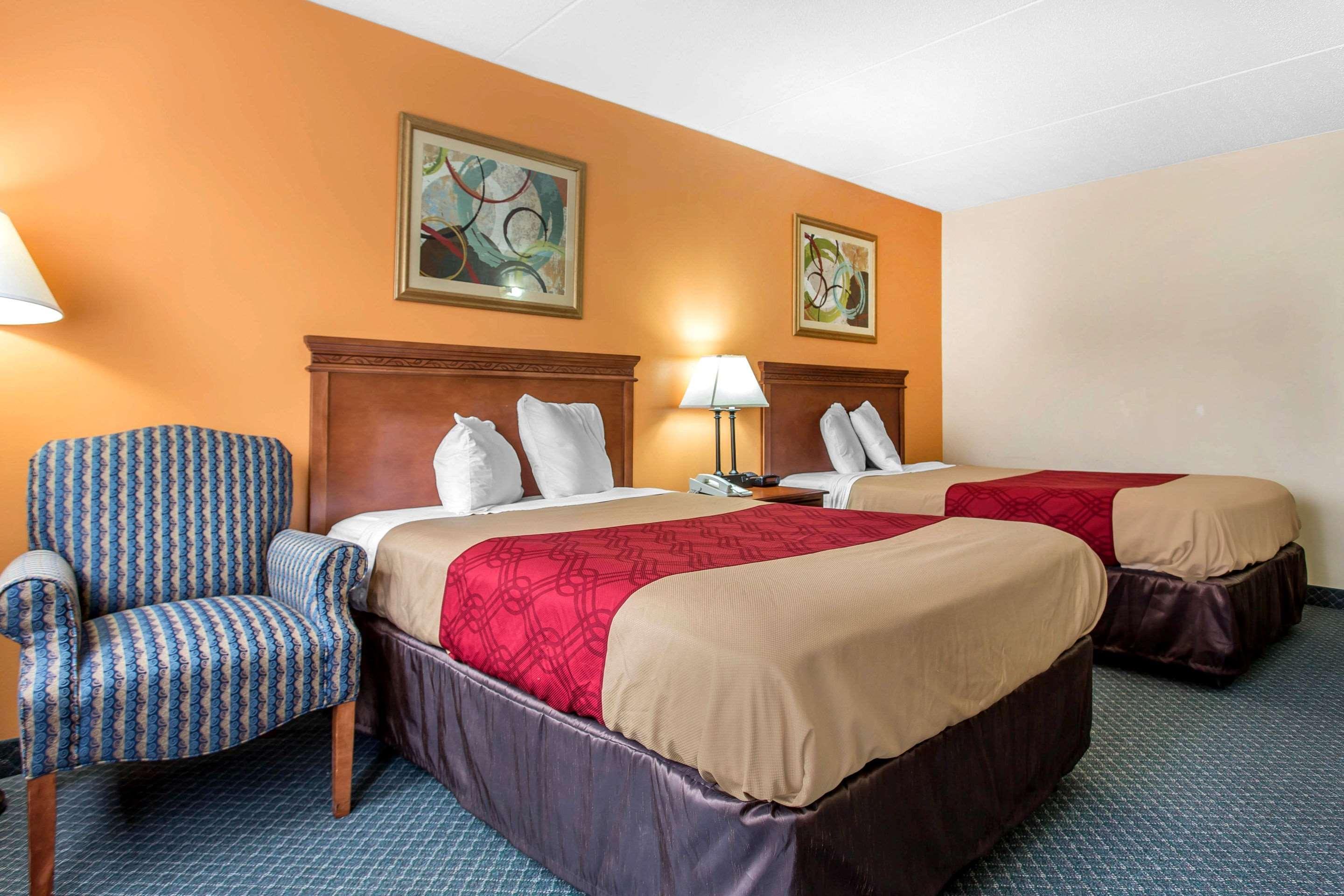 Econo Lodge & Suites Southern Pines Exterior photo