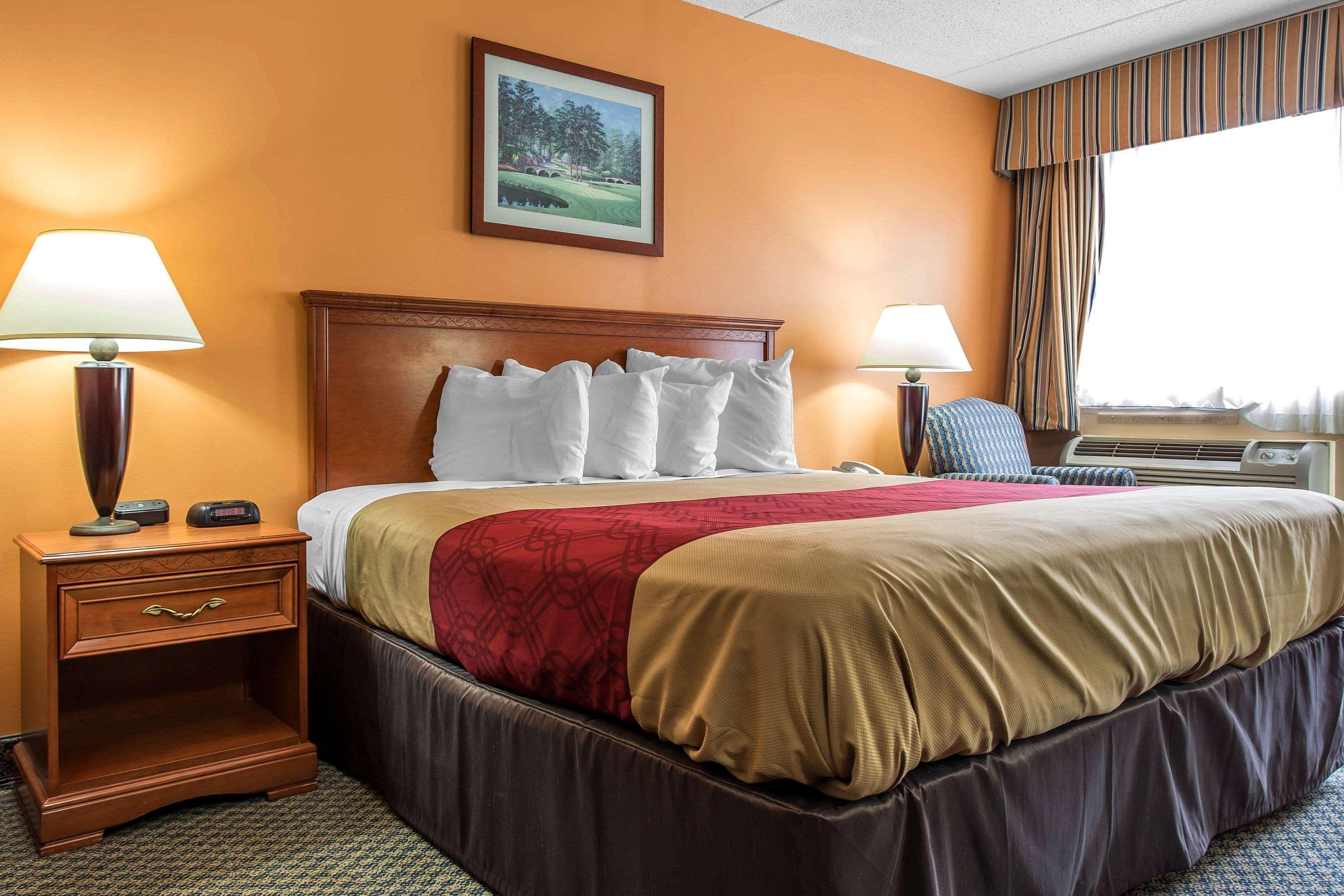 Econo Lodge & Suites Southern Pines Exterior photo
