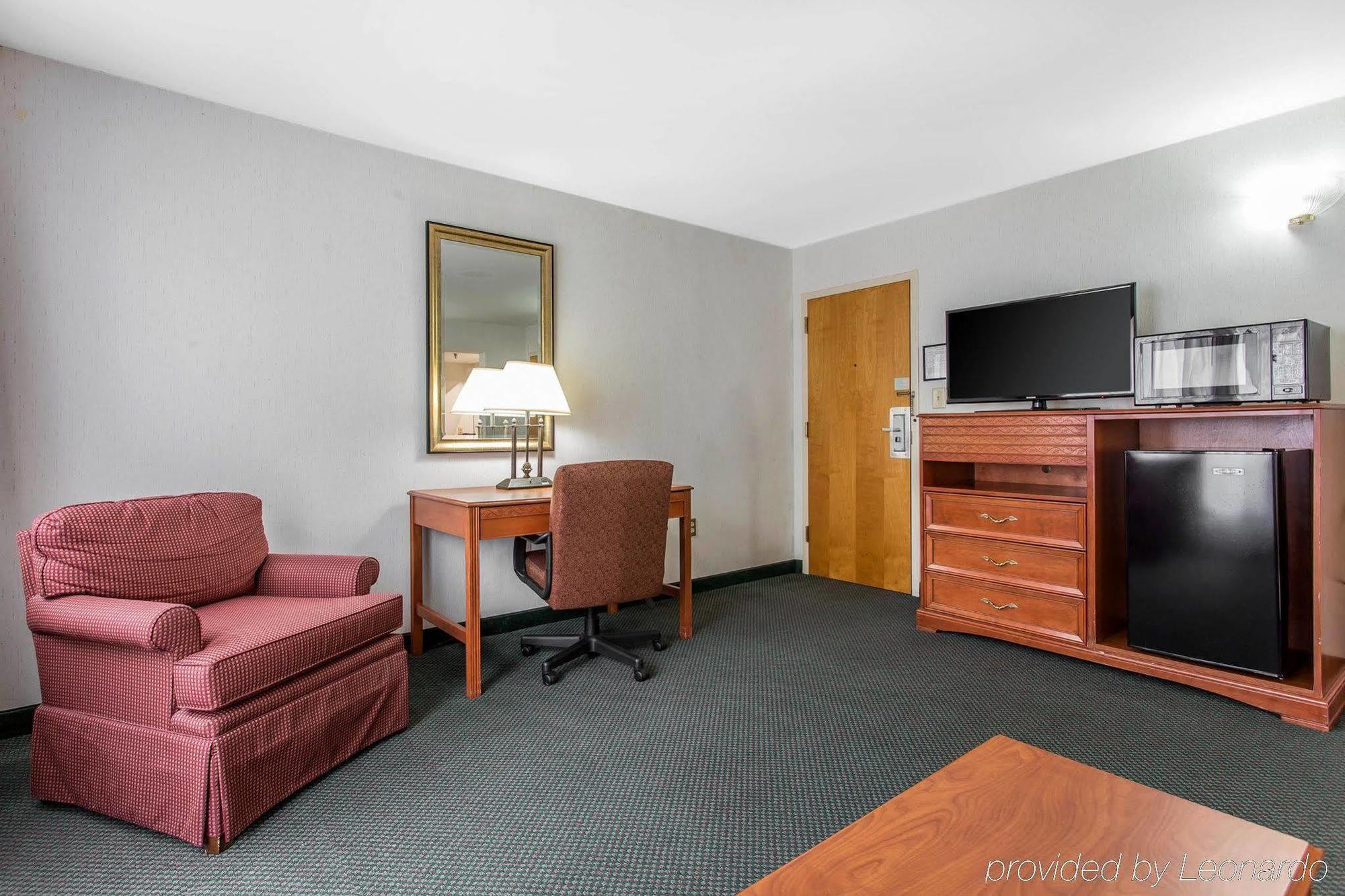Econo Lodge & Suites Southern Pines Exterior photo